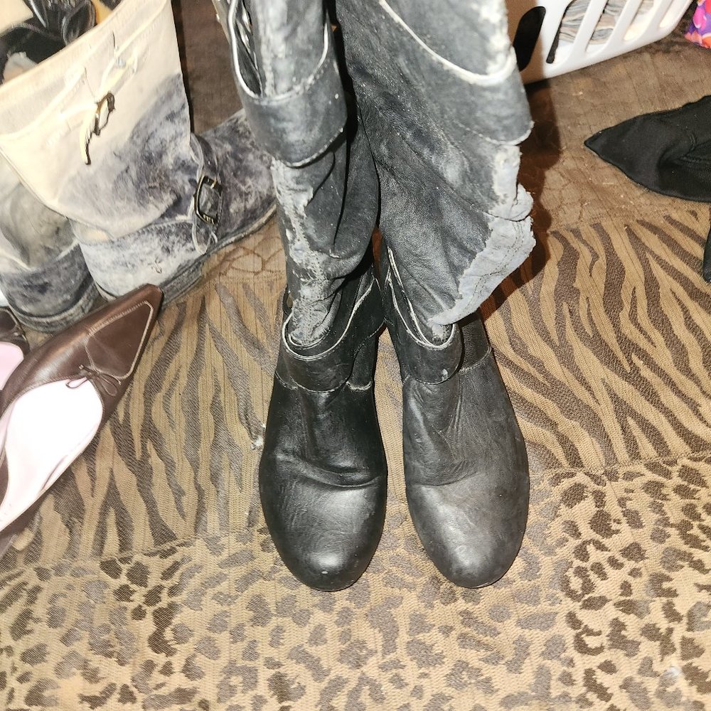 Women's size 8 faux leather heel boots